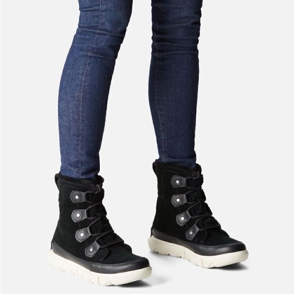 Sorel Explorer II Joan short flat Boots Black fur lined lace up leather suede 9 - Picture 2 of 12